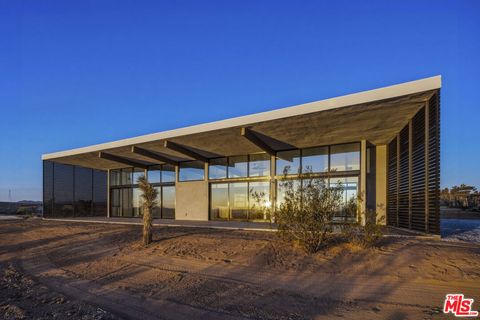 Photo of 429 Ripon Avenue, Yucca Valley, CA 92284 (MLS # 26836107)