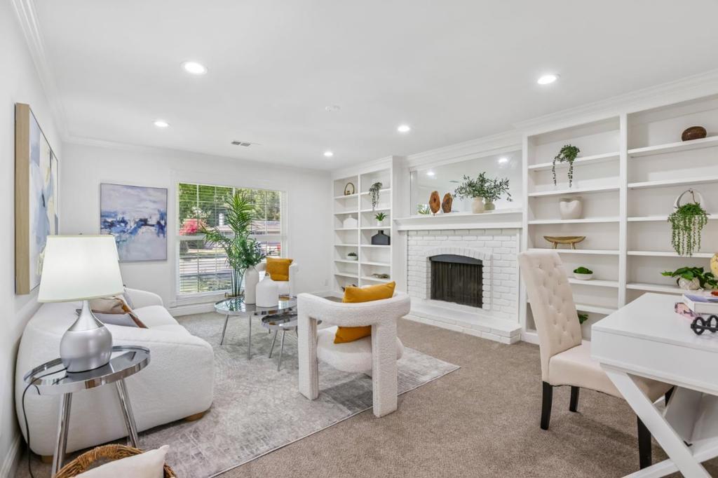 208 Colibri Court