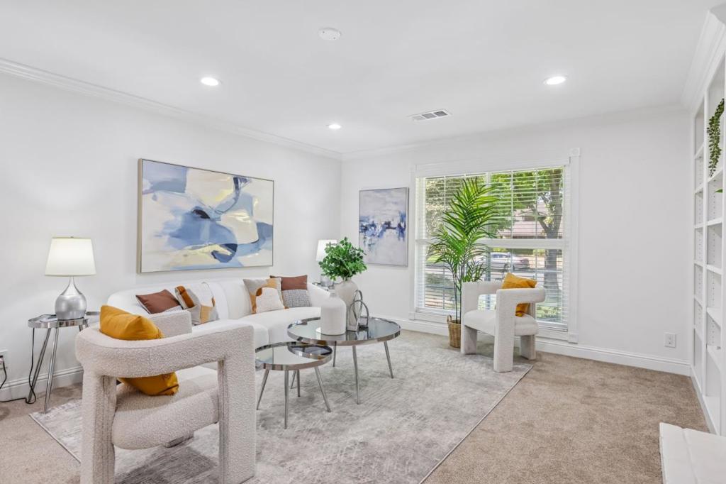 208 Colibri Court