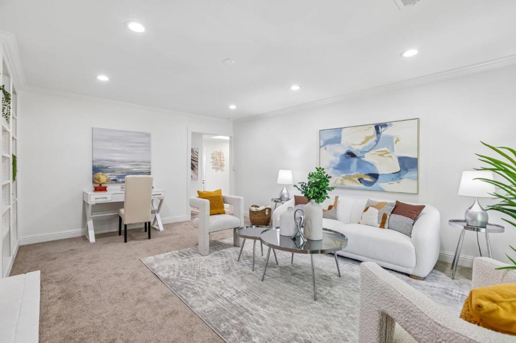 208 Colibri Court