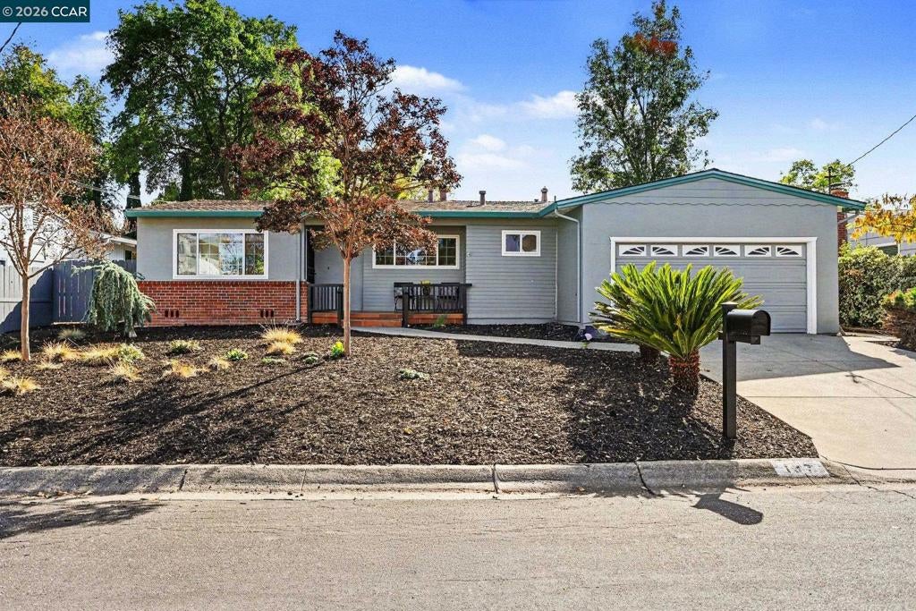 137 Kathryn Dr DR