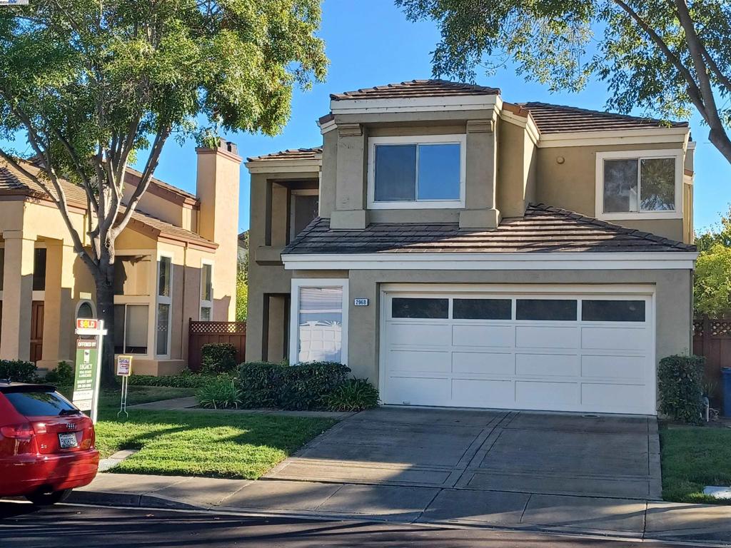 MERIDIAN COURT - Residential