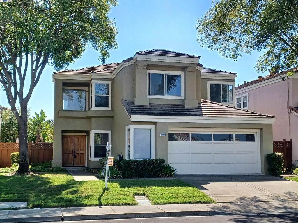 MERIDIAN COURT - Residential