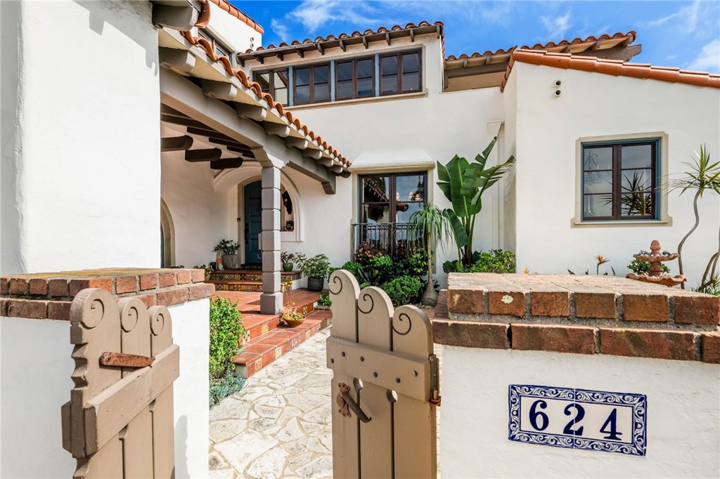 624 Calle Miramar