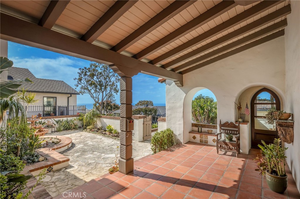624 Calle Miramar