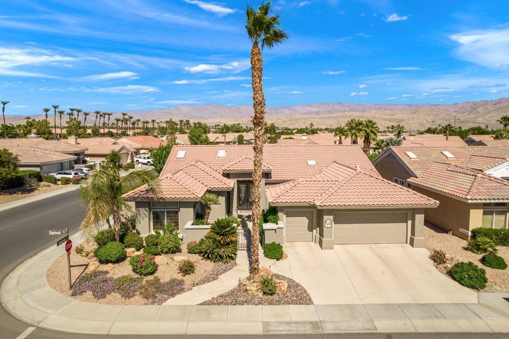 listing image 130725666338109402458