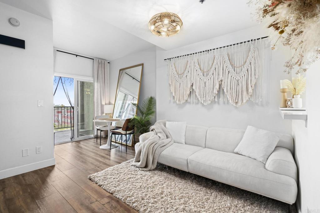 2828 University Ave 503