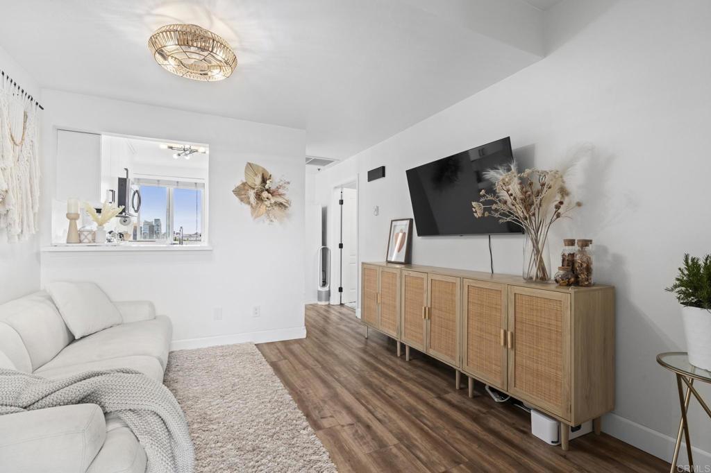 2828 University Ave 503