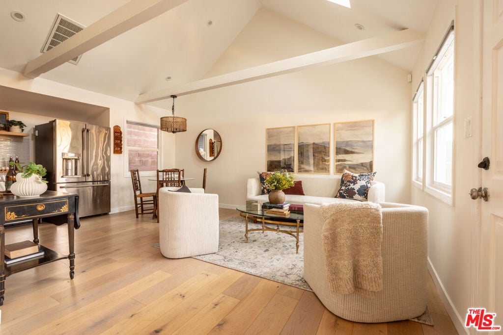 12458 Laurel Terrace Drive, Studio City CA 91604