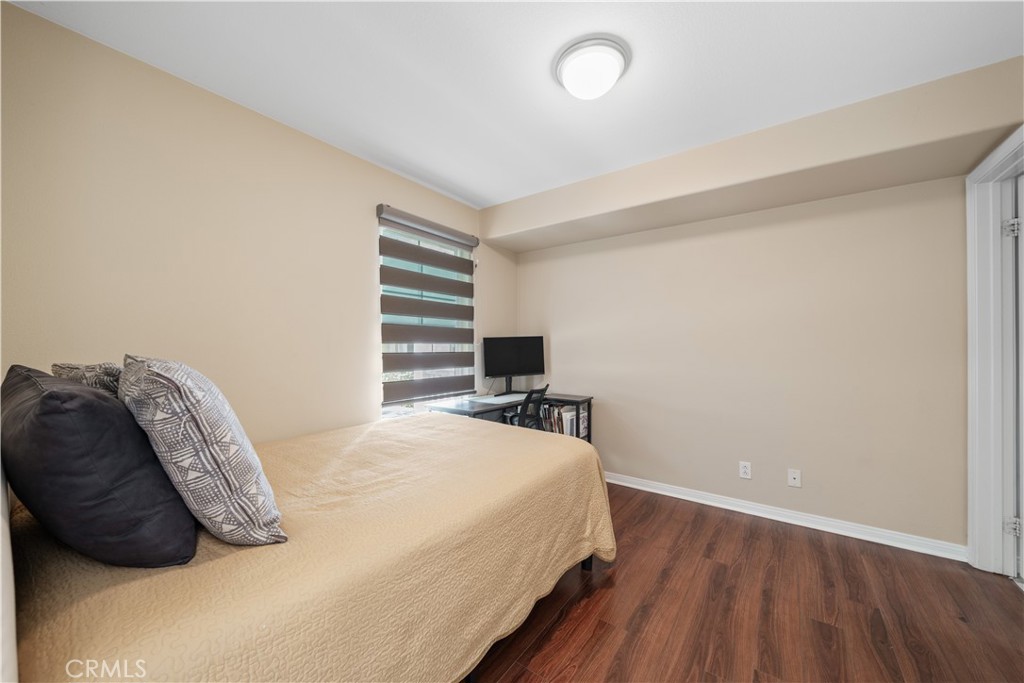 414 Silk Tree