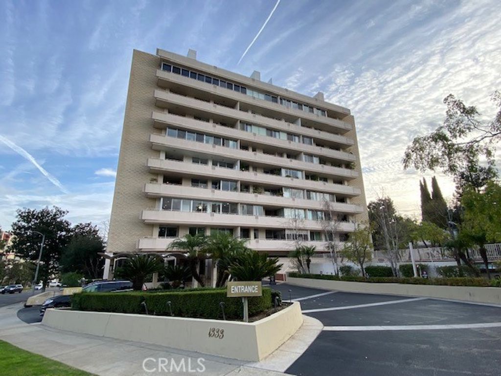 Photo of 1333 S Beverly Glen Blvd #105, Los Angeles, CA 90024 (MLS # SR26021786)