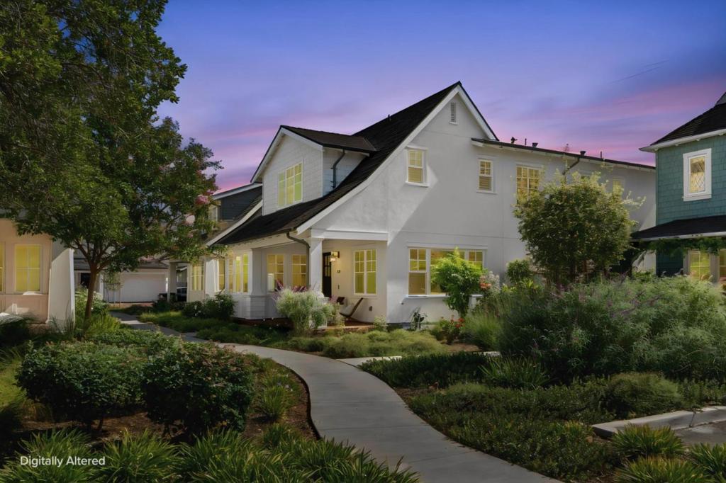 203 Oak Tree Circle