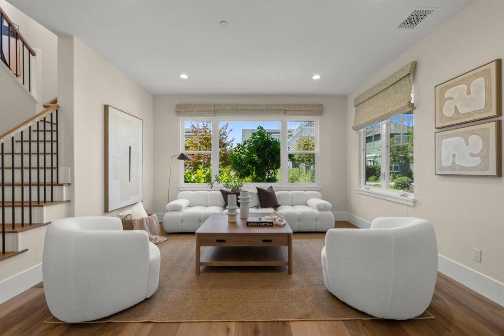 203 Oak Tree Circle