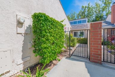 14 Featherwood