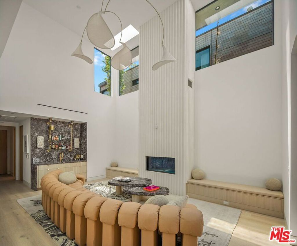 Photo of 738 Palms Boulevard, Venice, CA 90291 (MLS # 25558363)