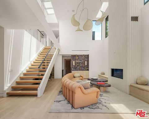 738 Palms Boulevard Venice CA 90291