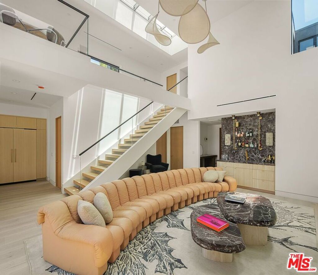 Photo of 738 Palms Boulevard, Venice, CA 90291 (MLS # 25558363)