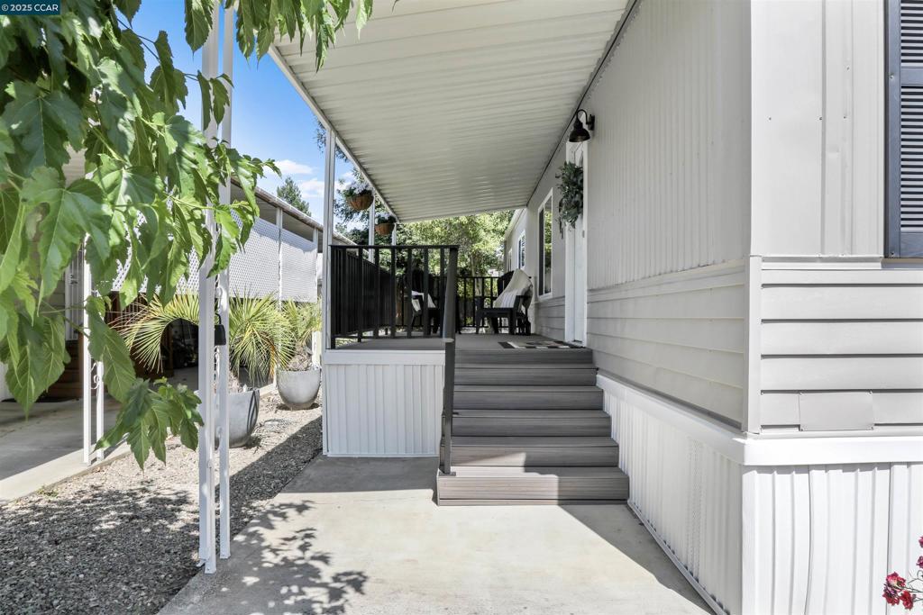 3231 Vineyard Ave
