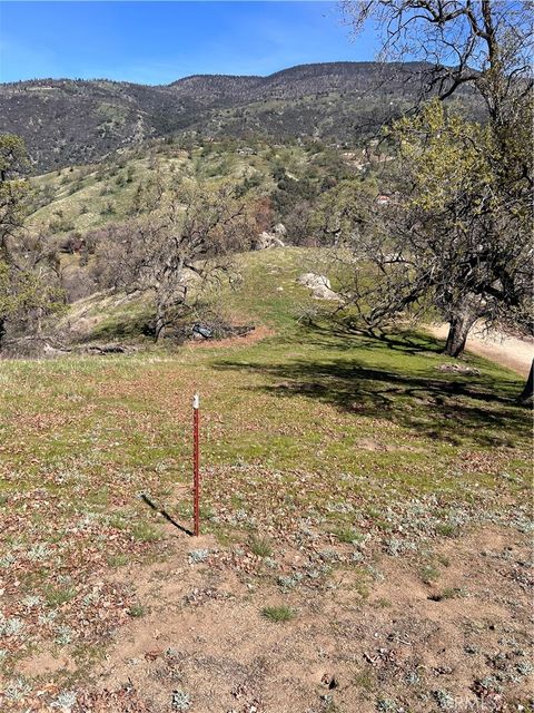 Photo of 24200 Canyon Court, Tehachapi, CA 93571 (MLS # OC26064386)