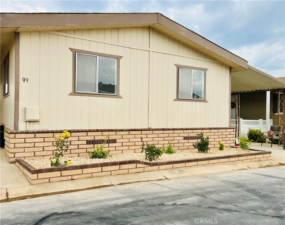 Beautifully Updated 3-Bedroom Home in Gated Community!
Welcome to this move-in ready 3-bedroom, 2-bath home located in a secure, gated mobile home park offering comfort, style, and resort-style amenities!
Step inside to find brand new paint throughout, all-new flooring, and a brand new HVAC system for year-round comfort. The open layout is perfect for entertaining or relaxing, with plenty of natural light and a functional flow.
Enjoy community features that include a sparkling pool and spa, tennis courts, BBQ areas, and well-maintained grounds — all designed to enhance your lifestyle.
Perfect for families, retirees, or anyone looking for affordable comfort in a friendly, amenity-rich neighborhood.
Key Features:
• 3 Bedrooms / 2 Bathrooms
• Fresh Interior Paint
• New Flooring Throughout
• Brand New HVAC System
• Gated Community with Pool, Spa, BBQs, and Tennis Courts
Don’t miss out on this incredible opportunity — schedule your showing today!