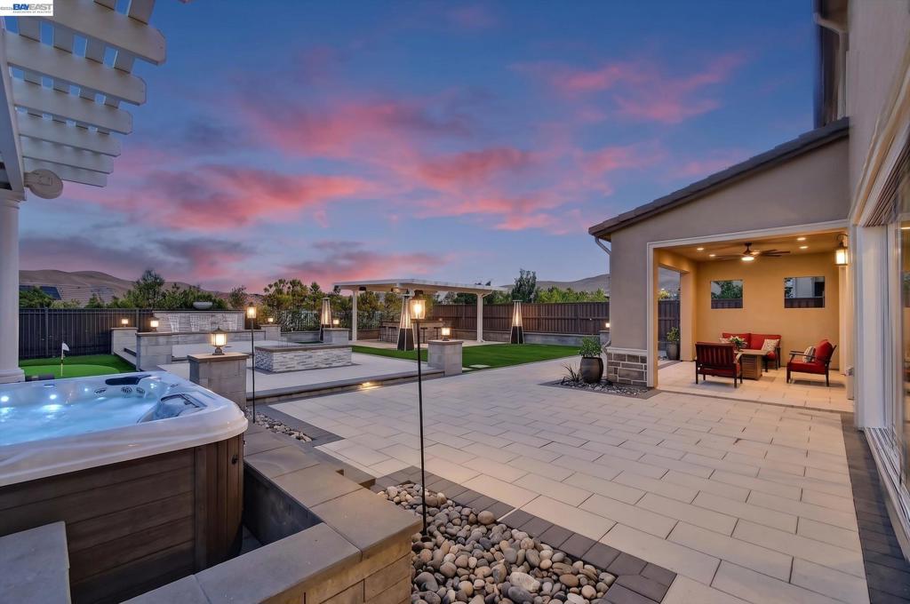 2799 Lahontan Way