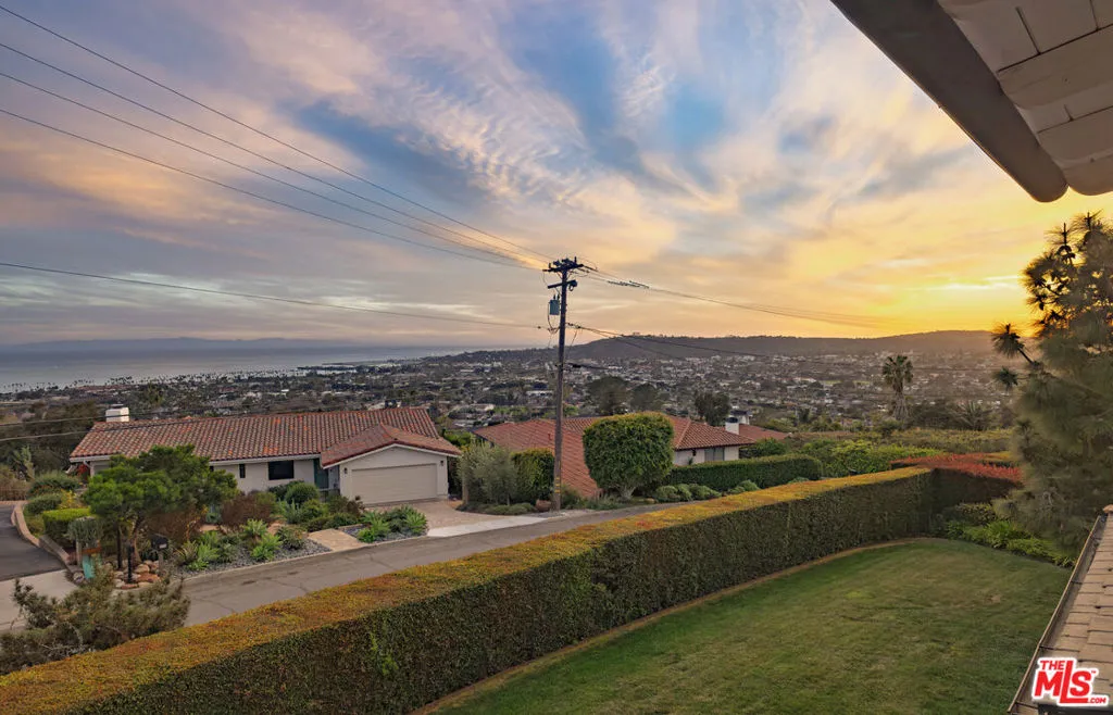 Santa Barbara, California 93108, United States, 5 Bedrooms Bedrooms, ,4 BathroomsBathrooms,Residential,Active,142281