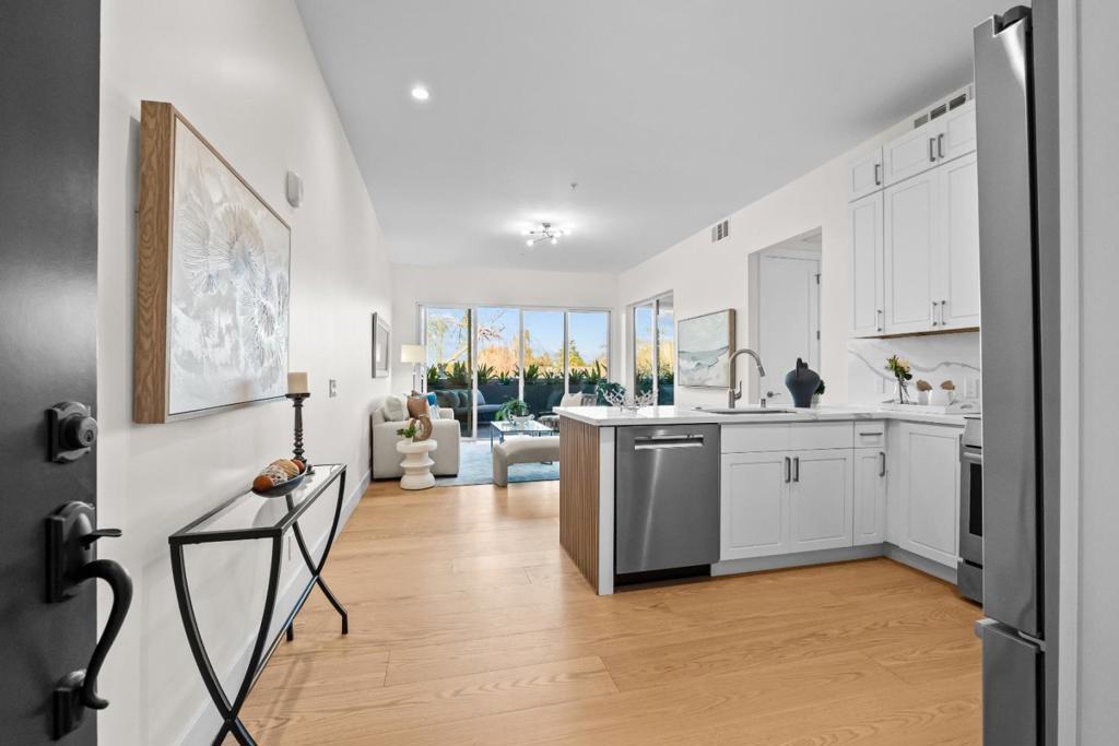 4115 El Camino Real 223