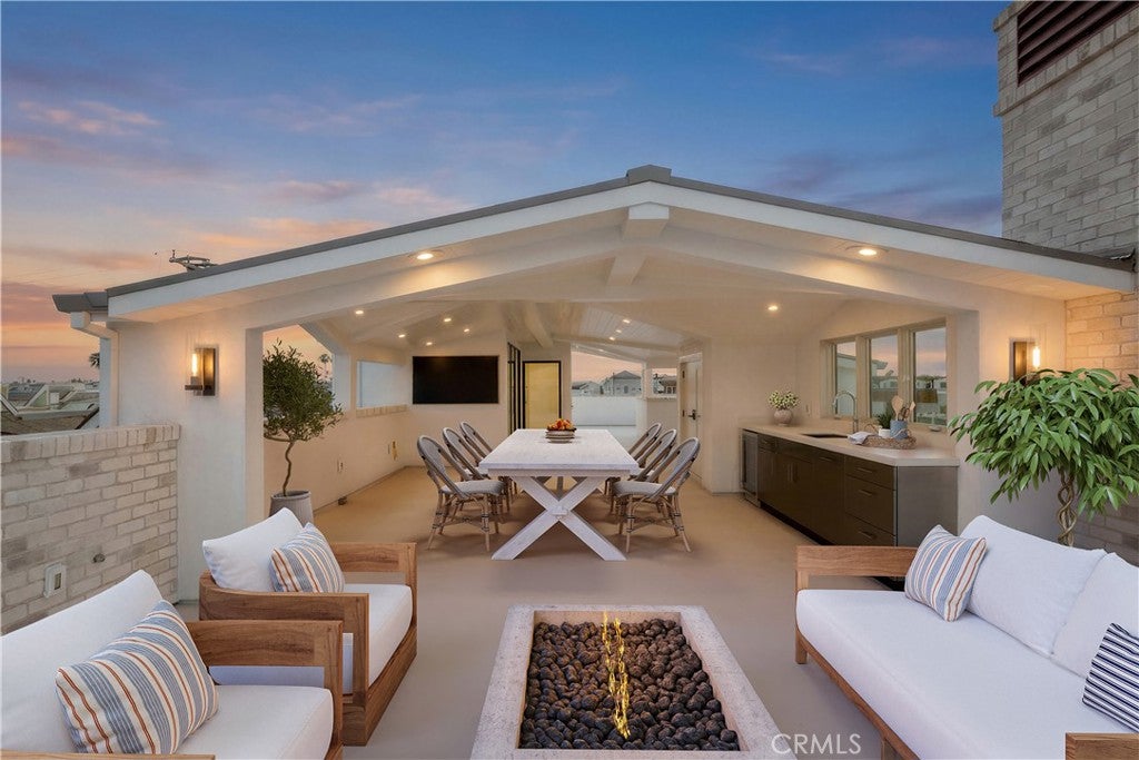 225 Diamond, Newport Beach CA 92662 - Photo 24