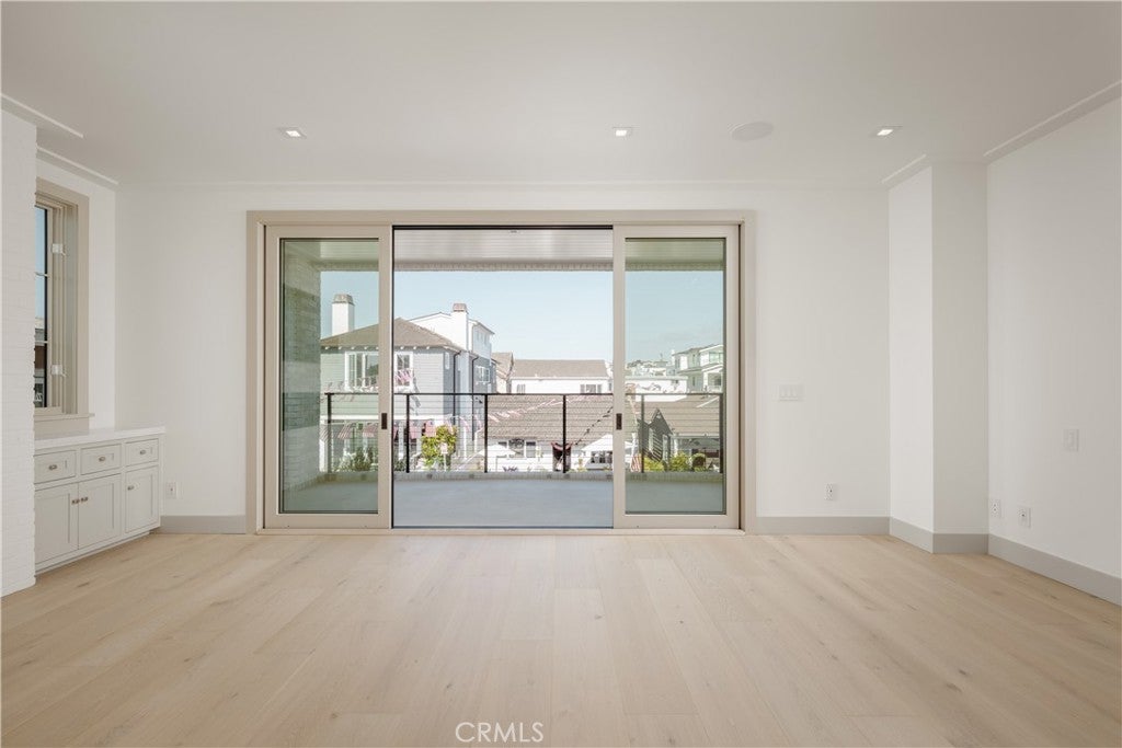 225 Diamond, Newport Beach CA 92662 - Photo 10