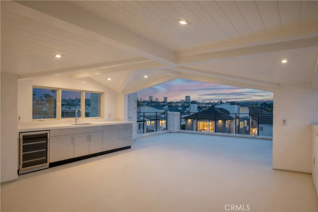 225 Diamond, Newport Beach CA 92662 - Photo 27