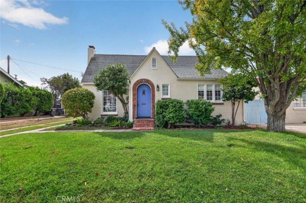 Photo of 644 Arden Avenue, Glendale, CA 91202 (MLS # CV26220273)