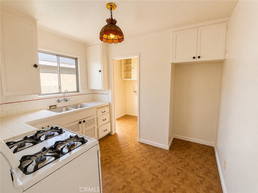 10558 Las Lunitas Avenue, Tujunga CA 91042