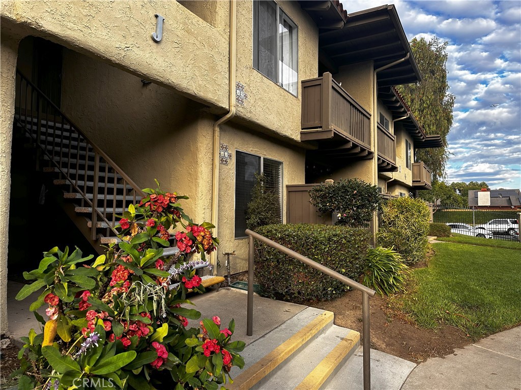 Monterey Villas - Residential