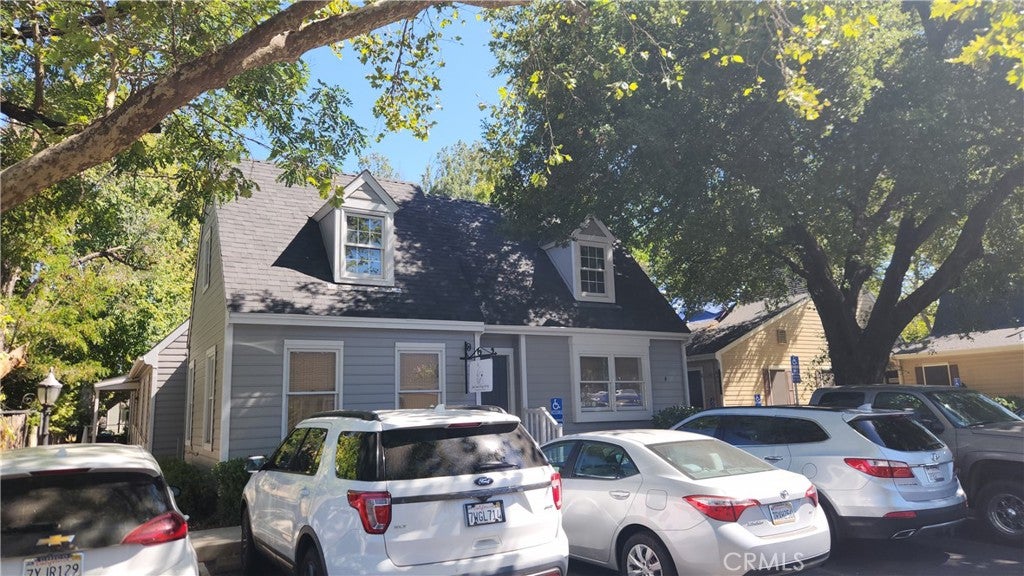 4 Williamsburg Lane