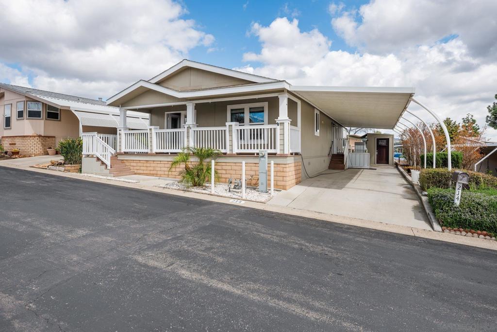 525 W El Norte Parkway 214