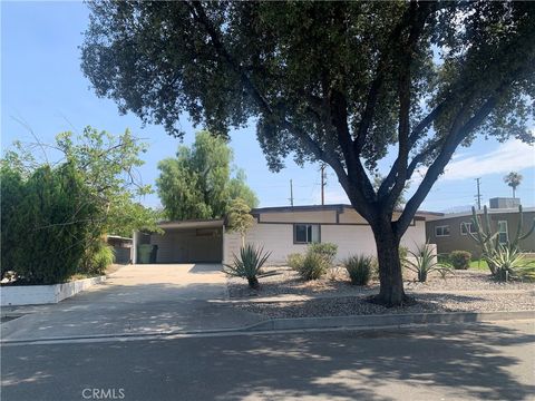 Photo of 1325 Campus AVE, Redlands, CA 92374 (MLS # PW26154472)