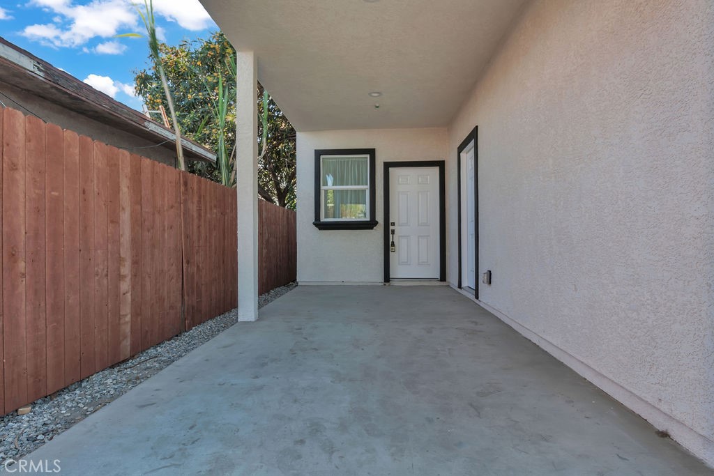 2032 E Stockwell