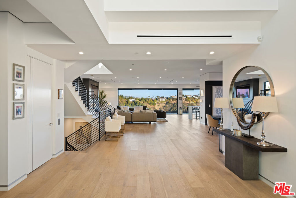 1200 Linda Flora Drive