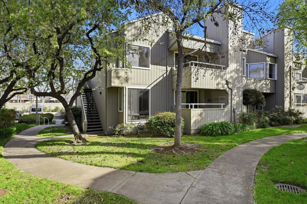 1776 Braddock Court