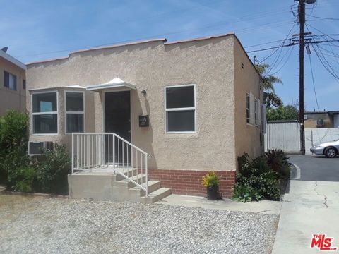 Photo of 2117 S Marvin Avenue, Los Angeles, CA 90016 (MLS # 25611653) Photo of 2117 S Marvin Avenue, Los Angeles, CA 90016 (MLS # 25611653)