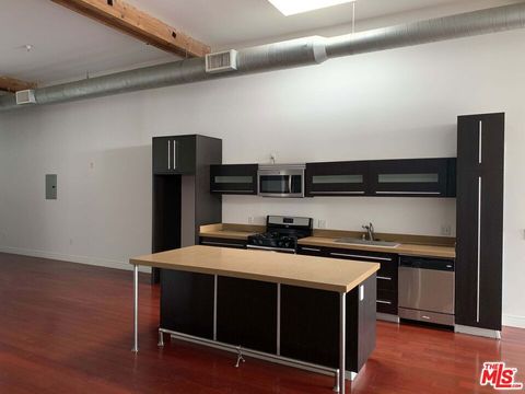 Photo of 652 Mateo Street #305, Los Angeles, CA 90021 (MLS # 26637583)