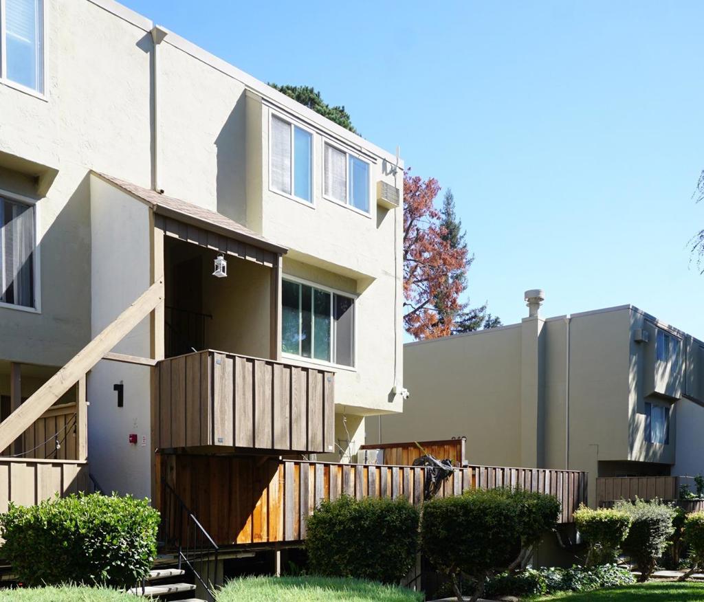 320 Auburn Way 3