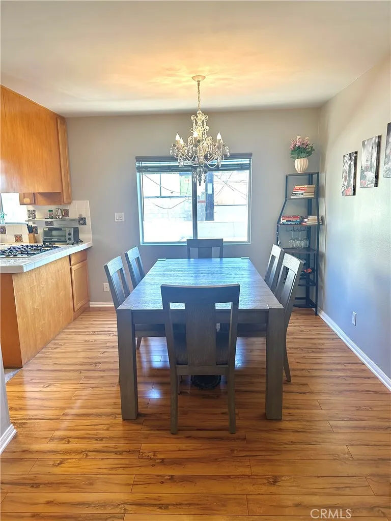 Sherman Oaks, California 91423, United States, 2 Bedrooms Bedrooms, ,2 BathroomsBathrooms,Residential,Active,85422