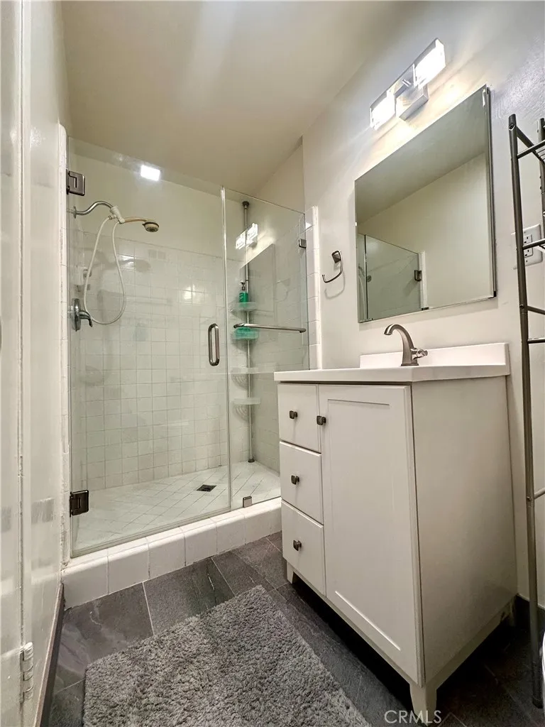 Sherman Oaks, California 91423, United States, 2 Bedrooms Bedrooms, ,2 BathroomsBathrooms,Residential,Active,85422