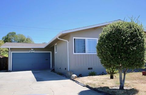 Photo of 2427 Holland Street, San Mateo, CA 94403 (MLS # ML82030117)