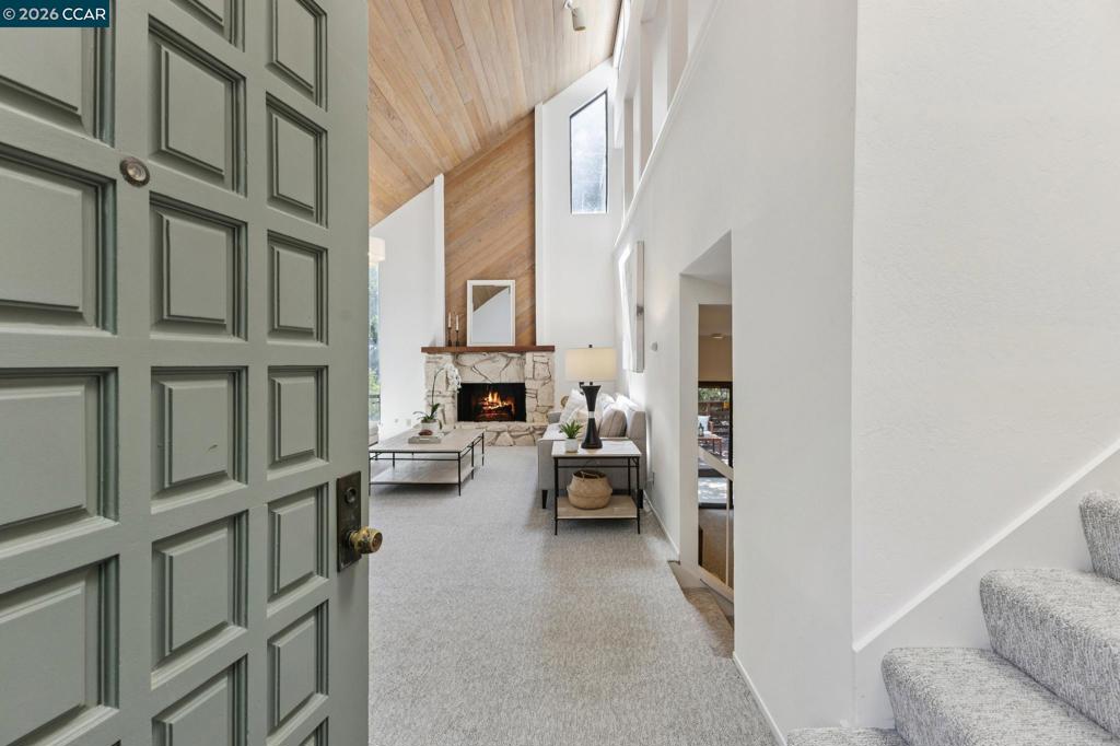 39 Saint Stephens Dr