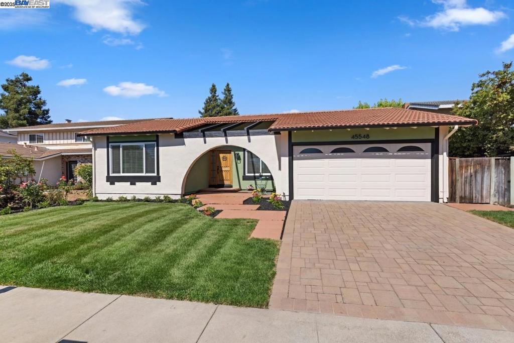 45548 Cherokee Ln