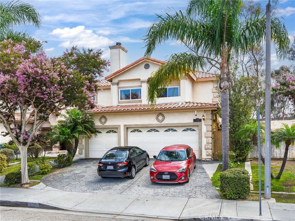 12108 S La Cienega