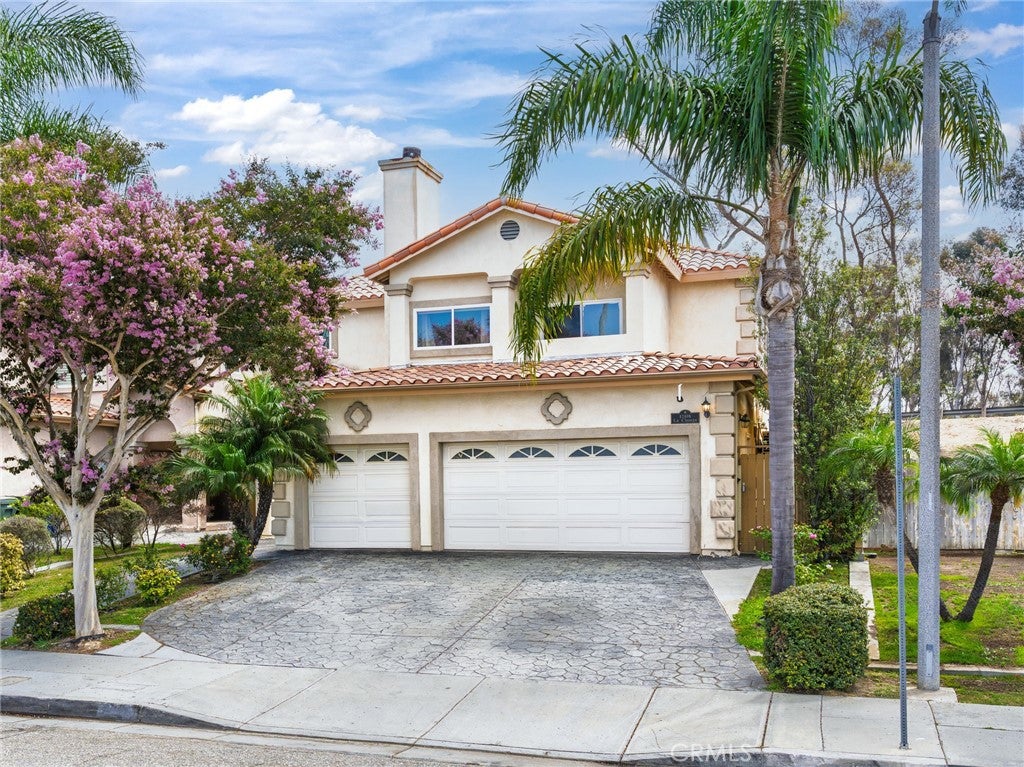 12108 S La Cienega