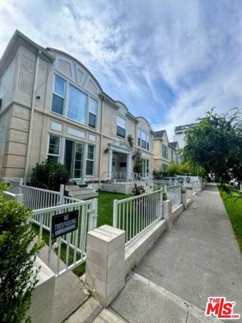 Photo of 133 S Crescent Drive #5, Beverly Hills, CA 90212 (MLS # 26836657)